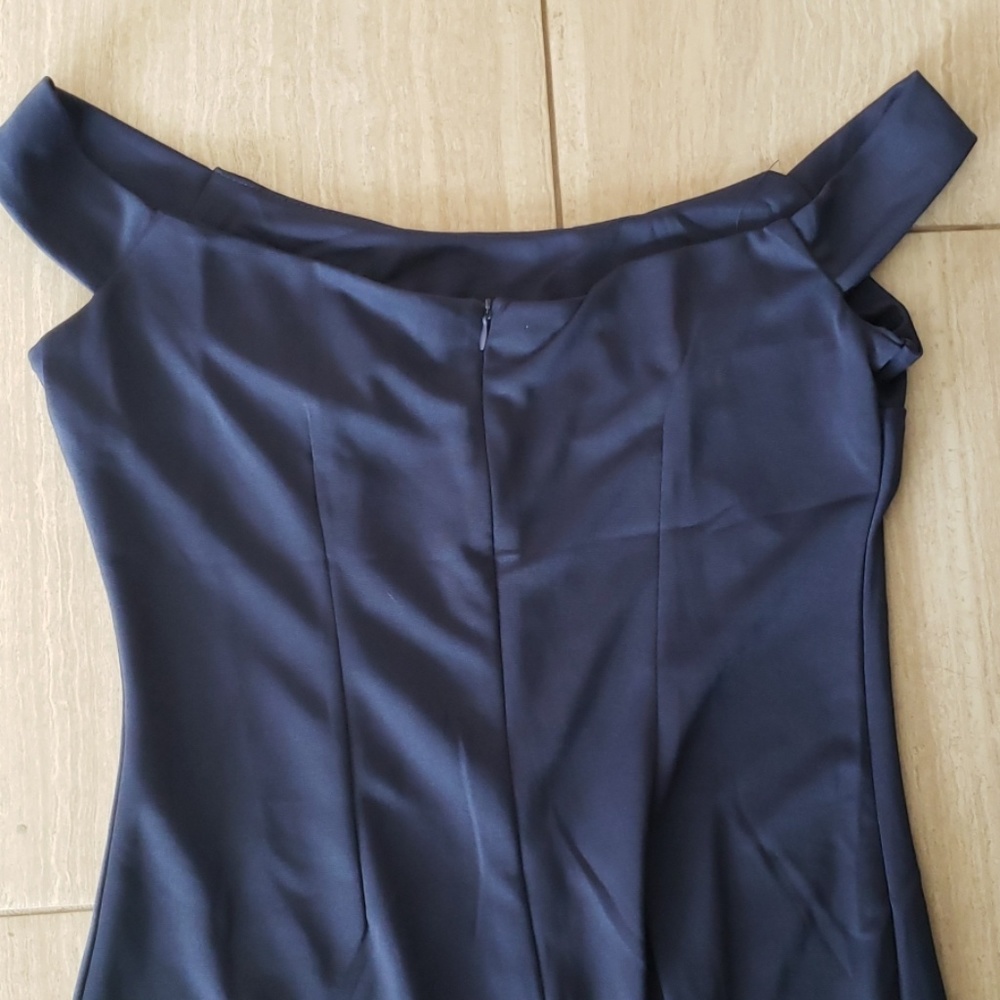 Dress - Picture 3 of 3